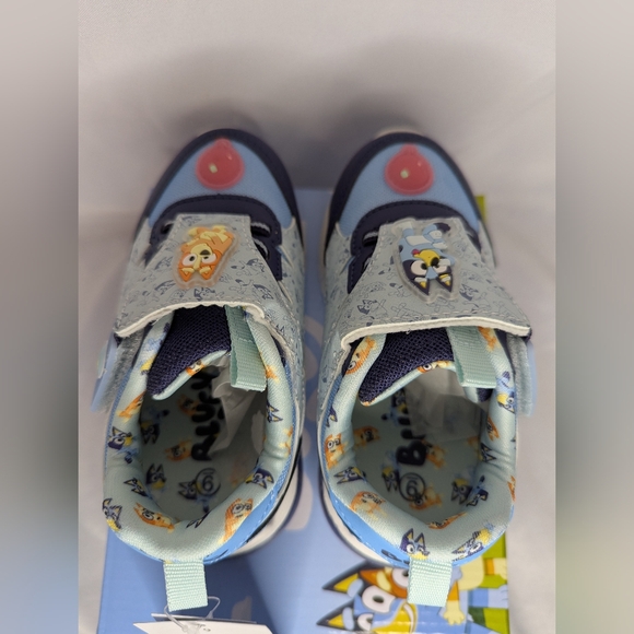 NWT Bluey Toddler Athletic Sneakers Size 9 - Picture 5 of 7